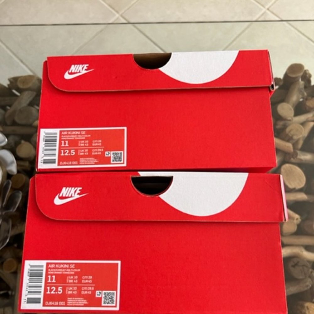 NIKE AIR KUKINI SE Men Kumquat Sneakers - Picture 13 of 13